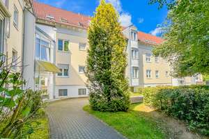 Frisch sanierte 2-RW im DG* neue EBK* Süd-Balkon* moderne Möblierung* Bad mit Wanne* AK* PKW-SP* – Am Weißiger Bach 30b, 1328 Weißig, Dresden – Vorschaubild 23