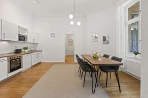 Friedrichshain: 3-Zimmer-Altbauwohnung zzgl. Essküche, Balkon, Fernwärme, Stuck, Parkett, ruhige Lag – Warschauer Straße 61, 10243 Friedrichshain, Berlin – Vorschaubild 7