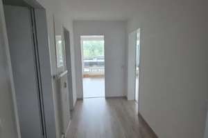 Moderne, lichtdurchflutete 3-Zimmer-Wohnung mit großzügigem Balkon – Tapachstraße 75, 70437 Rot, Stuttgart – Vorschaubild 2