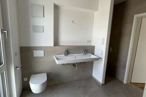 Attraktiv für München-Pendler: Erstbezug: 2-Zimmer-Whg Penthouse-Stil inkl. EBK / Whg. 36 – Zugspitzstraße 7a, 86163 Hochzoll-Nord, Augsburg – Vorschaubild 5