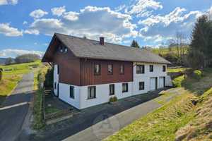 Leben am Feldrand: Einfamilienhaus mit Einliegerwohnung und Ausbaureserve – Fulda (Kreis) – Vorschaubild 1