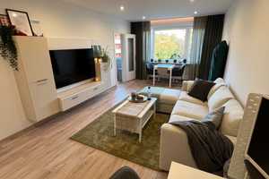 Möblierte 2-Zimmer-Wohnung in Wandsbek mit Balkon, Garten und hochwertiger Ausstattung (All-Incl.) – Thiedeweg 28, 22047 Hamburg – Vorschaubild 1
