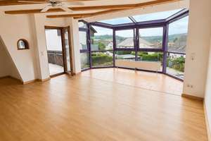 Exklusive 4-Zimmer-Wohnung mit Wintergarten, Garage & Stellplatz in Oberrot