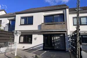 Hofheim-Marxheim, großes Einfamilienhaus mit Garten, Terrasse, Garage und DG-Ausbaumöglichkeit – Sachsenring x, 65719 Hofheim am Taunus – Vorschaubild 1
