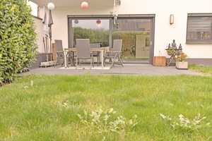 Stilvolles Zweifamilienhaus in bevorzugter Wohnlage mit Garten und Garage – Mayen-Koblenz (Kreis) – Vorschaubild 1