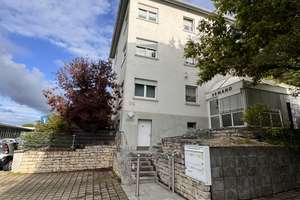 3 Zimmer Wohnung mit riesen Terasse