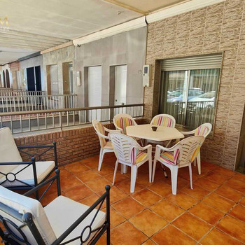 HERVORRAGENDES EINFAMILIENHAUS MIT 2 STOCKWERKEN IN SUECA, 25 METER VOM MEER ENTFERNT