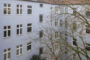 Über den Dächern des Prenzlauer Bergs – großzügige 3-Zimmer-Altbauwohnung im DG mit Eigennutz-Option – Driesener Straße 29, 10439 Prenzlauer Berg, Berlin – Vorschaubild 11