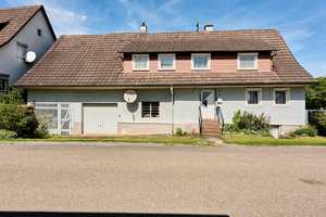 Provisionsfrei! Einfamilienhaus mit Nebengebäude und großem Grundstück (846 m²) in Straubenhardt! – Enzkreis – Vorschaubild 1