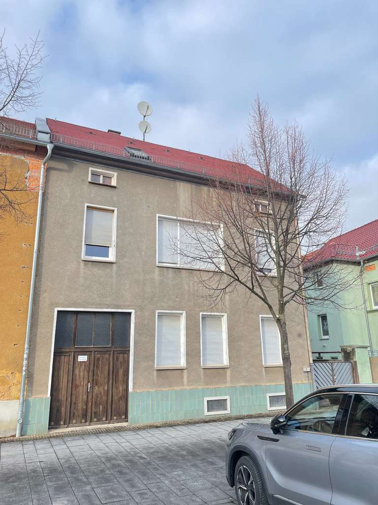 Immobilie in Meuselwitz - Stadthaus mit Potenzial in Meuselwitz – Gestalten Sie Ihr neues Zuhause nach eigenen Ideen - Bild 1
