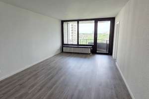 Frisch modernisiertes Apartment mit Balkon und Fernblick, separate Küche, neues Duschbad, Aufzug – Friedensstraße 114, 51145 Urbach, Köln – Vorschaubild 5
