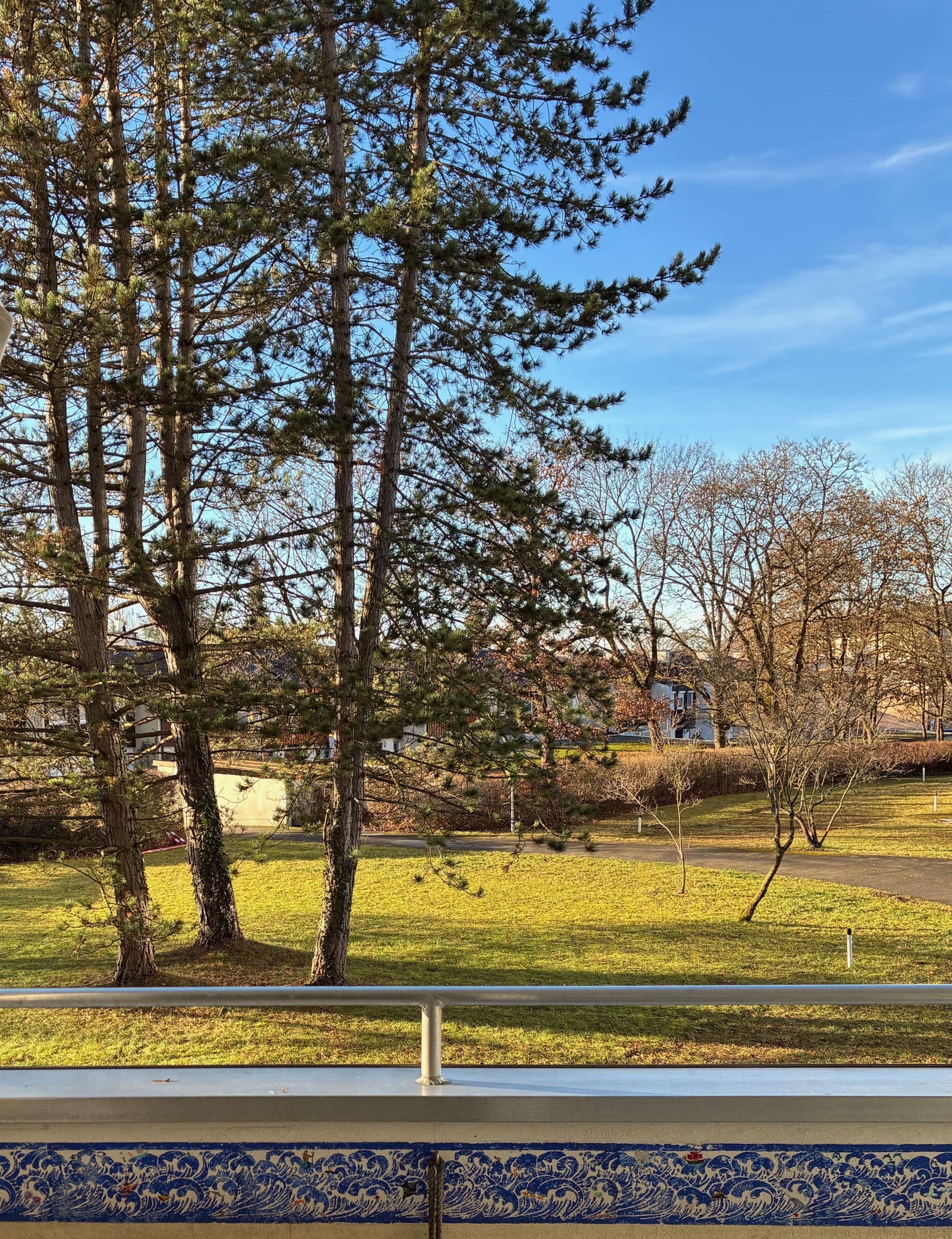 Helle 2-Zimmer-Wohnung mit Westbalkon und Blick ins Grüne, München Kreis – Bild 4