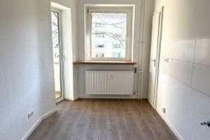 Schöne 3-Zimmerwohnung mit Balkon – Malortiestr.  10, 30419 Herrenhausen, Hannover – Vorschaubild 1