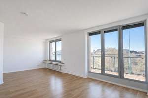 Erstbezug nach Renovierung: Einzigartiges Penthouse mit großzügiger Dachterrasse am Worringer Platz – Die vollständige Adresse der Immobilie erhältst du vom Anbieter., 40210 Stadtmitte, Düsseldorf – Vorschaubild 5