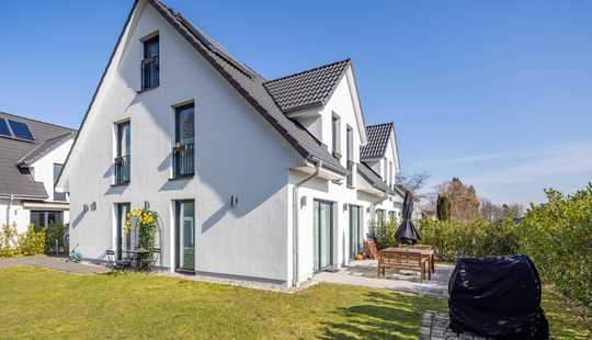 Bild von Moderne Doppelhaushälfte in Südwestlage mit E-Klasse A + Garten in Niendorf