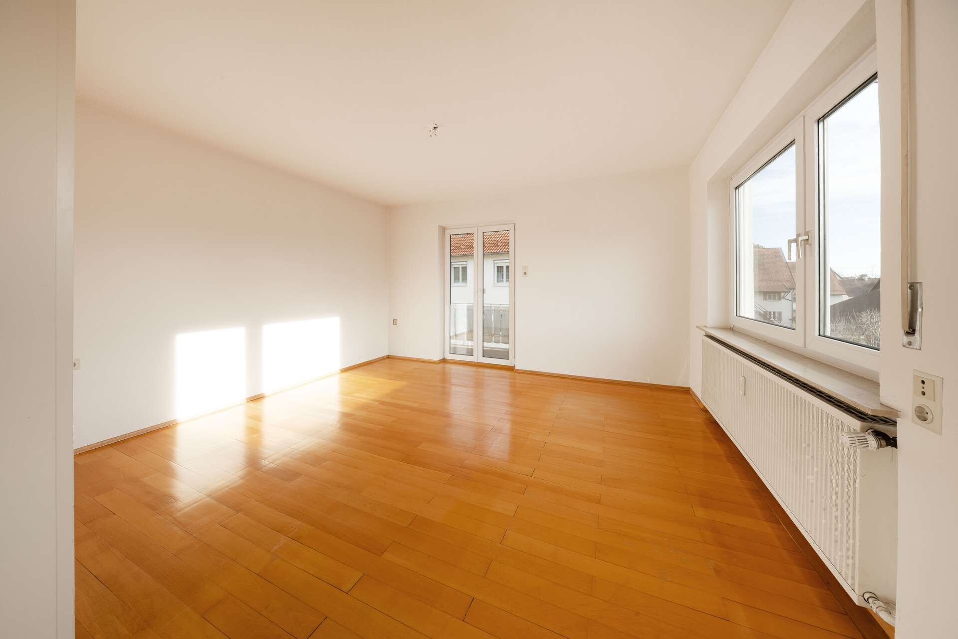 Immobilie in Aulendorf - Sofort bezugsfrei!
Großzügiges Zweifamilienhaus mit Potenzial in attraktiver Lage von Aulendorf - Bild 7