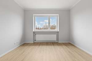 2-Zimmer-Wohnung, Balkon, Bad mit Fenster und Tiefgaragenstellplatz in Hamburg-Barmbek – Geierstraße 22, 22305 Barmbek-Nord, Hamburg – Vorschaubild 3