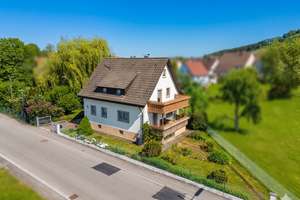 Charmantes Wohnhaus mit großem Garten und Potenzial zum Zweifamilienhaus – Die vollständige Adresse der Immobilie erhältst du vom Anbieter., 72355 Schömberg – Vorschaubild 2