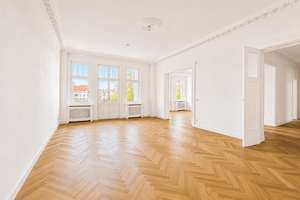Außergewöhnliche 6-Zimmer-Wohnung mit Balkon und Sauna, direkt am Adenauerplatz!