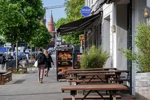 Neubau trifft Lebensqualität: 4 Zimmer, zwei Bäder, Aufzug & sonniger Balkon zum ruhigen Innenhof – Holteistraße 5a, 10245 Berlin – Vorschaubild 7