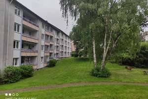 Zentrale Wohnung mit Küche und Balkon