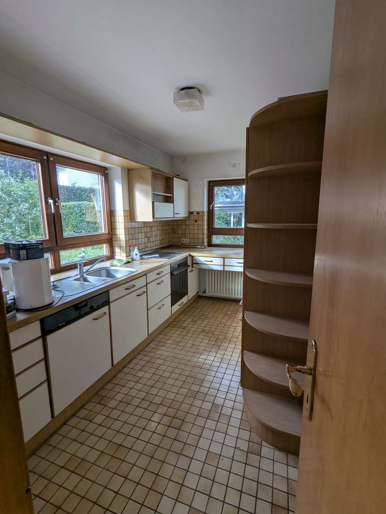 Immobilie in Lauffen am Neckar - Doppelhaushälfte mit 7 Zimmern und Garage in Lauffen am Neckar - Bild 4