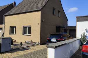 Schönes 4,5-Zimmer-Einfamilienhaus in Düsseldorf Unterrath – Düsseldorf – Vorschaubild 1