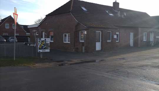 Bild von Mehrfamilienhaus mit 6 Wohnungen.