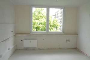 Reinkommen und Wohlfühlen: günstige 3-Zimmer-Wohnung (WBS erforderlich!) – Im Mönchsfeld 4, 50769 Roggendorf/Thenhoven, Köln – Vorschaubild 2