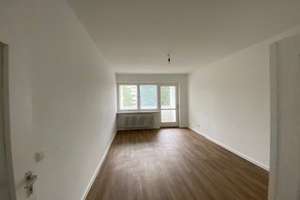 Wohnung im Grünen! Einkommensgrenzen bitte beachten! – Schluchseestr. 11, 13469 Waidmannslust, Berlin – Vorschaubild 5