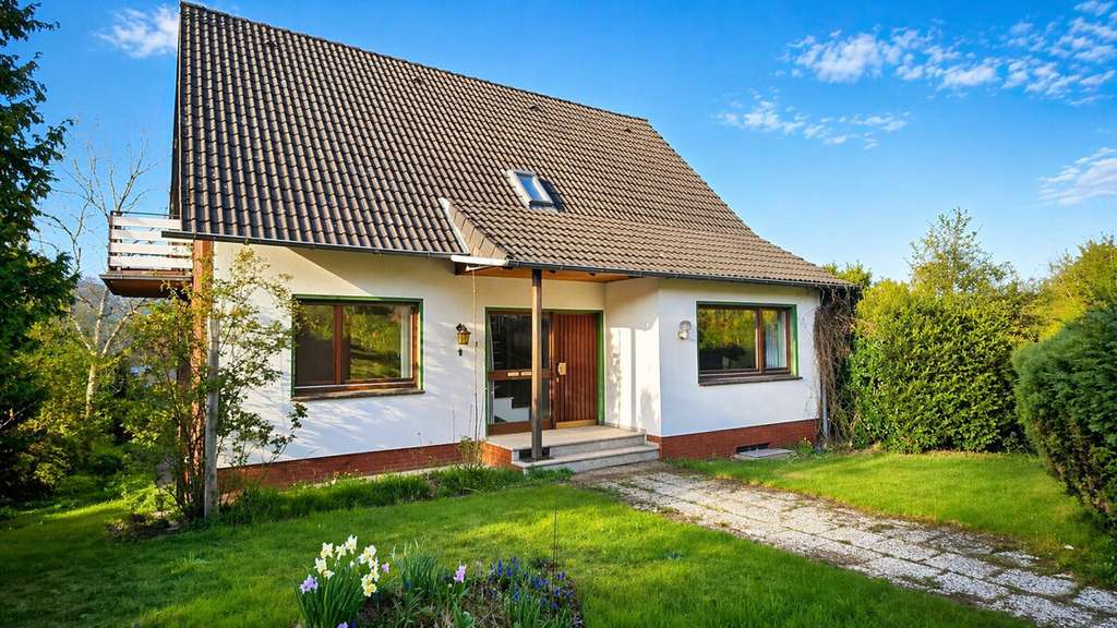 Immobilie in Ostercappeln - Ein-/Zweifamilienhaus mit Potenzial in attraktiver Lage von Ostercappeln! - Bild 0