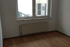 Energetisch saniertes Einfamilienhaus mit Wärmepumpe, PV Anlage, Garten und niedrigen Energiekosten – Osterburgstraße 1a, 31737 Rinteln – Vorschaubild 6