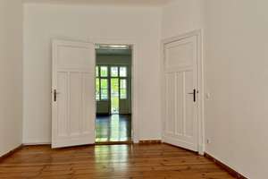 Privatverkauf: Nahe Helmholtzplatz! Absolut ruhig. Altbaucharme. Tolle Einbauküche.