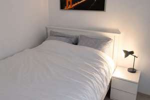 Voll möblierte, neu renovierte 1-Zimmer-Wohnung mit U-Bahn-Anschluss in Top-Lage, Bezugsfertig – Knorrstraße 59, 80807 Milbertshofen, München – Vorschaubild 4