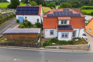 Sofort bezugsfertiges Einfamilienhaus mit hoher Energieeffizienz in der Fränkischen Schweiz – Die vollständige Adresse der Immobilie erhältst du vom Anbieter., 91346 Wiesenttal – Vorschaubild 2