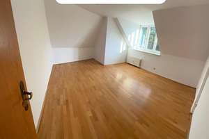 Modernisierte Dachgeschoss Wohnung Waldtrudering ohne Balkon – Tangastr. 51, 81827 Waldtrudering, München – Vorschaubild 4