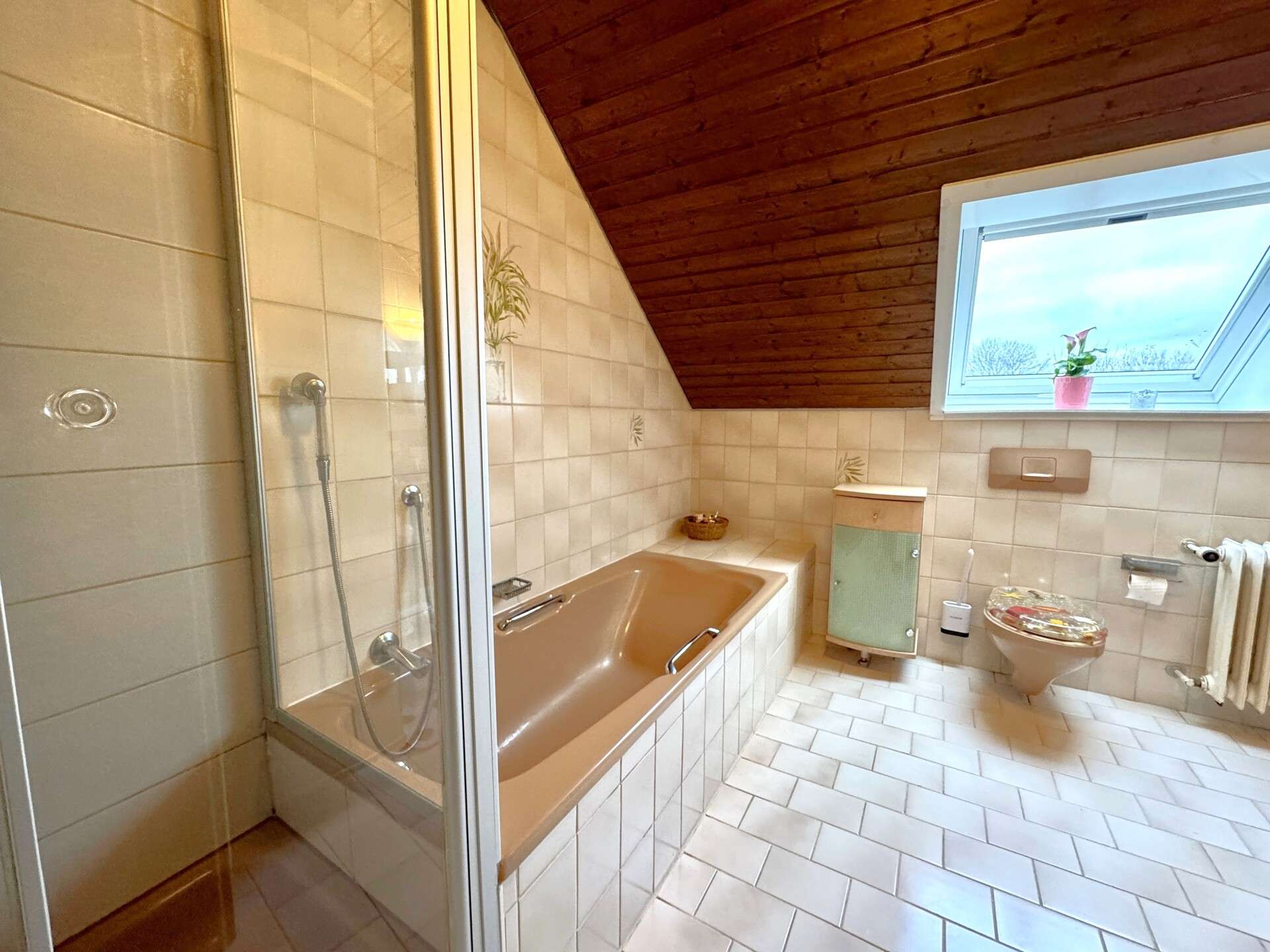 Immobilie in Rammingen - Familienfreundliche Doppelhaushälfte in Rammingen mit großzügigem Garten, Garage und Stellplatz! - Bild 2