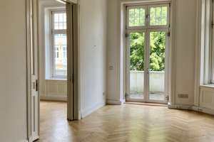 Großzügiger Stilaltbau mit schönem Ausblick und zwei Balkonen – Die vollständige Adresse der Immobilie erhältst du vom Anbieter., 22087 Hohenfelde, Hamburg – Vorschaubild 4