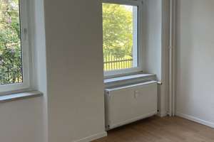 Eindrucksvolle Familienwohnung mit Wintergarten und Balkon in elbnaher Umgebung! – Die vollständige Adresse der Immobilie erhältst du vom Anbieter., 1279 Tolkewitz/Seidnitz-Nord, Dresden – Vorschaubild 5