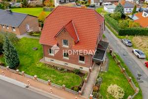 Charmantes Zweifamilienhaus mit Garten, Garagen in Obernkirchen – Die vollständige Adresse der Immobilie erhältst du vom Anbieter., 31683 Obernkirchen – Vorschaubild 4