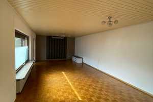 **Leerstehendes Einfamilienhaus mit Wintergarten und sep. Lagergebäude** – Wetteraukreis – Vorschaubild 2