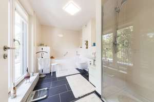 Exklusive Penthousewohnung mit Wohnrecht und großer Dachterrasse in Bestlage Solln! – Die vollständige Adresse der Immobilie erhältst du vom Anbieter., 81479 Thalkirchen, München – Vorschaubild 7