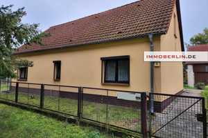IMMOBERLIN.DE - Attraktives Einfamilienhaus mit Ausbaupotential und/oder großartiges Baugrundstück – Dahme-Spreewald (Kreis) – Vorschaubild 1