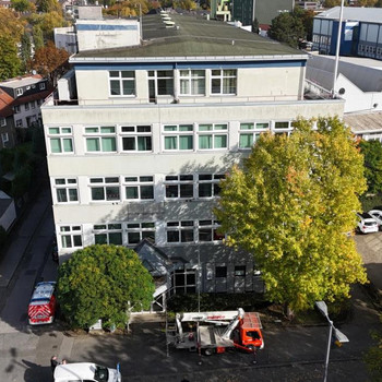 Büroflächen im Henry-Bessemer-Park | Stellplätze am Objekt | RUHR REAL