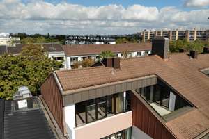 Lichtdurchflutetes Wohnjuwel mit Alpenblick, 2,5-Zimmer-Wohnung mit XXL Dachterrasse in Alt-Perlach