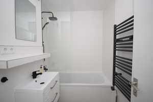 Komplett renoviertes, möbliertes 1-Zimmer-Apartment mit Alpenblick. – Hauzenbergerstraße 20, 80687 München – Vorschaubild 9