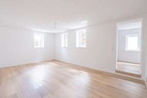 Modernes 1,5 Zimmer Apartment mit großer Terrasse sowie separater Küche + Bad