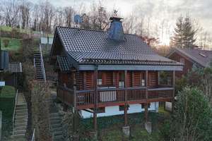 Finnisches Blockbohlenhaus mit Kamin, Keller & Listerblick – Die vollständige Adresse der Immobilie erhältst du vom Anbieter., 57439 Attendorn – Vorschaubild 1
