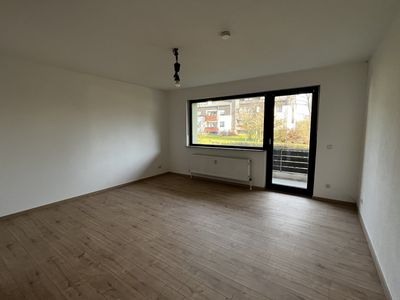 RENOVIERTE ERDGESCHOSSWOHNUNG MIT TG-STELLPLATZ