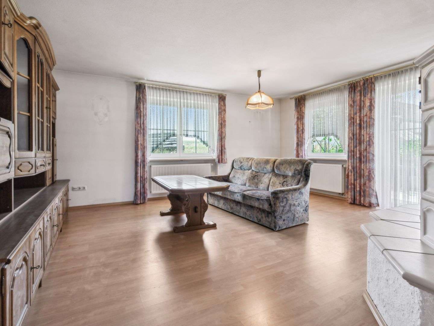 Immobilie in Affing - Großzügiges Mehrfamilienhaus inklusive 6 Bauplätze in Affing-Haunswies - Bild 1